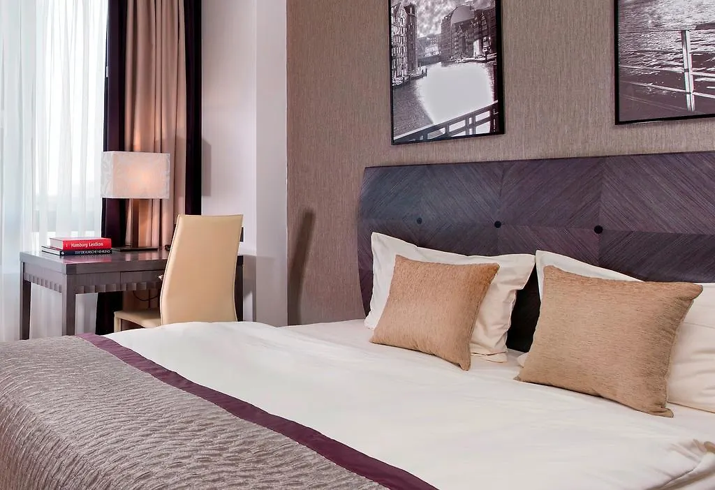 City Hotel Hamburg Mitte 3*,